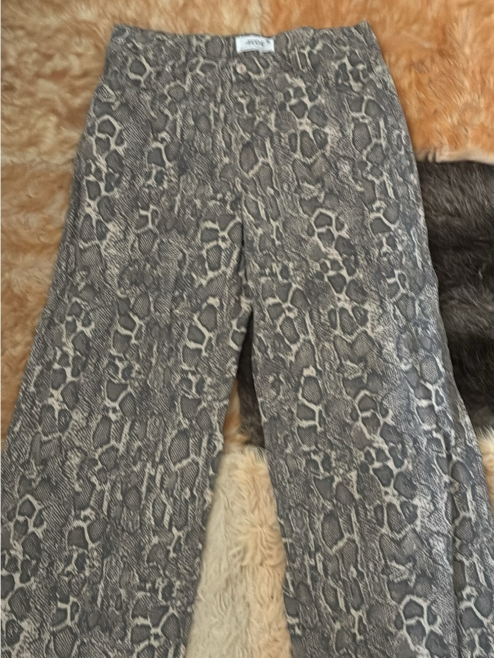 Snake Print Wide-Leg Pants — Gray